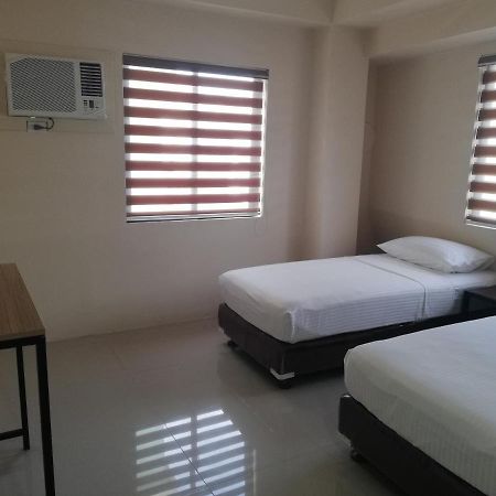 Eon Centennial Express Hotel Илоило Экстерьер фото