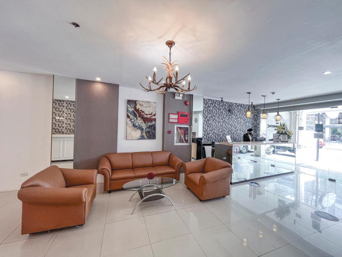 Eon Centennial Express Hotel Илоило Экстерьер фото