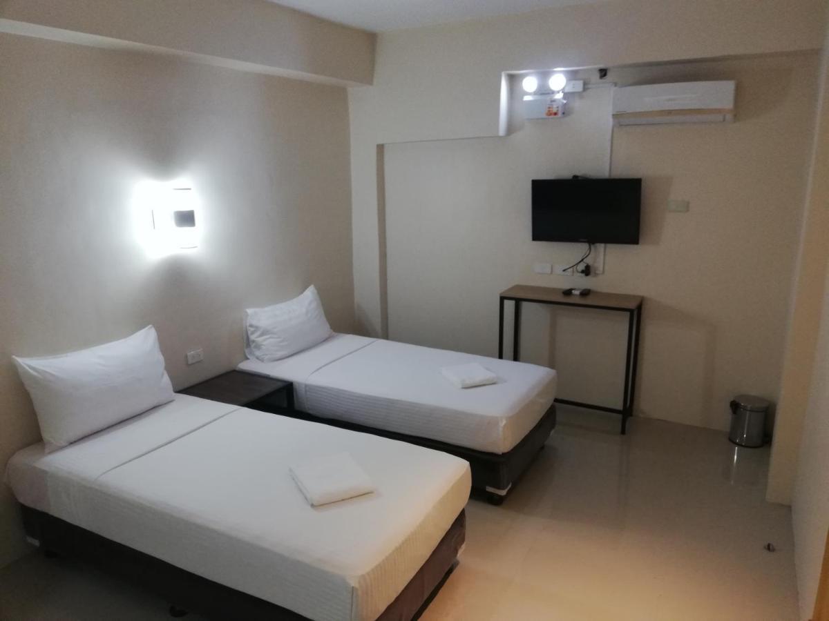 Eon Centennial Express Hotel Илоило Экстерьер фото